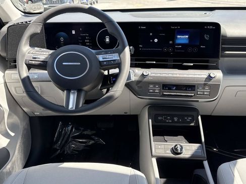 Certified 2025 Hyundai Kona SEL AWD/4WD image 2