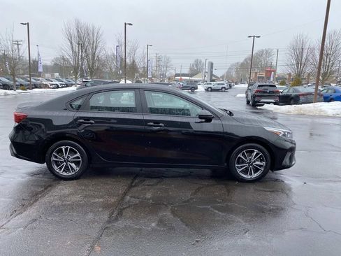 Used 2022 Kia Forte LXS image 6