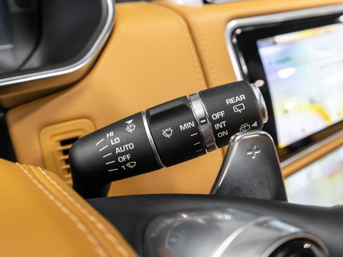 Used 2022 Land Rover Range Rover Autobiography image 11