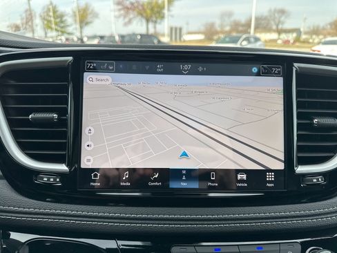 New 2026 Chrysler Pacifica Select image 73