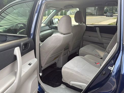 Used 2013 Toyota Highlander SE image 28