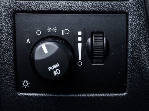 Used 2009 Dodge Challenger R/T RWD image 63