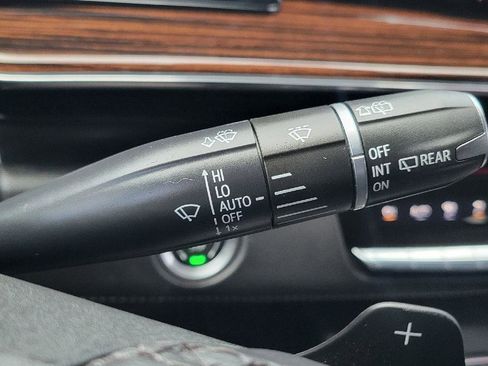 Used 2023 Cadillac Escalade Premium Luxury image 17