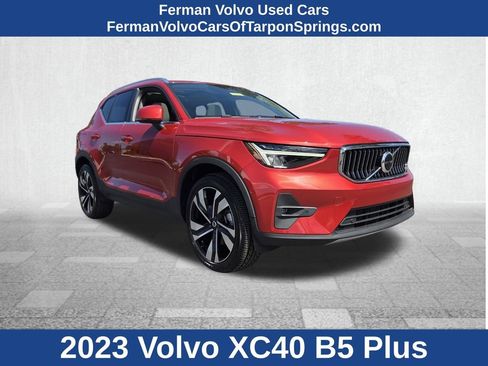 Certified 2023 Volvo XC40 B5 Plus AWD/4WD image 1