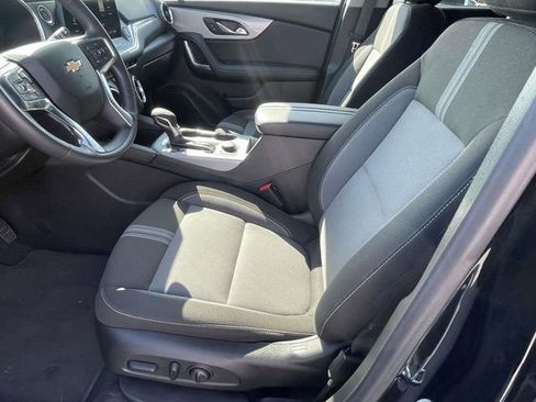 Used 2025 Chevrolet Blazer LT AWD/4WD image 14
