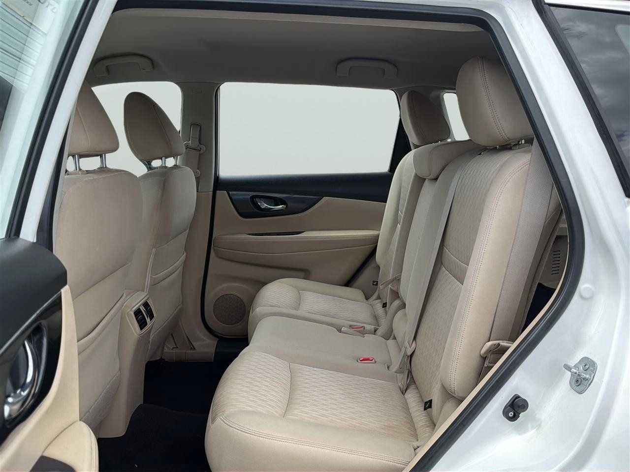 Used 2017 Nissan Rogue S AWD/4WD image 15