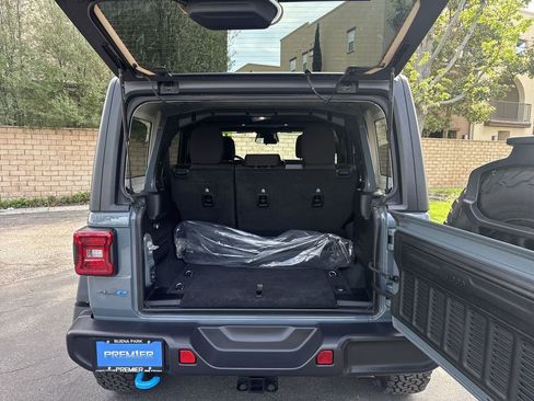 Used 2025 Jeep Wrangler Unlimited Rubicon 4xe w/ Convenience Group image 20