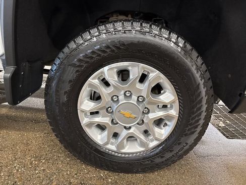 Used 2024 Chevrolet Silverado 2500 LTZ w/ LTZ Convenience Package AWD/4WD image 10