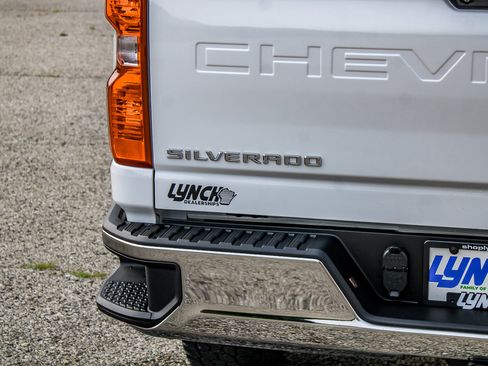Used 2024 Chevrolet Silverado 2500 LT w/ Convenience Package AWD/4WD image 16