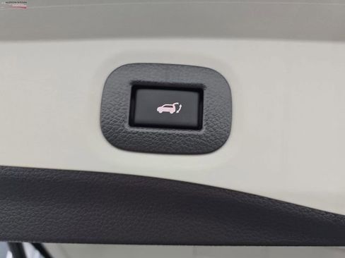 Used 2020 Nissan Rogue SV image 47