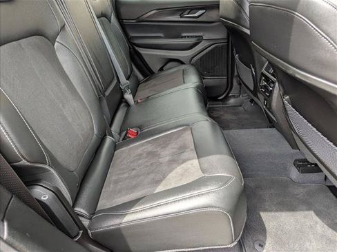 Used 2023 Jeep Grand Cherokee Altitude AWD/4WD image 20