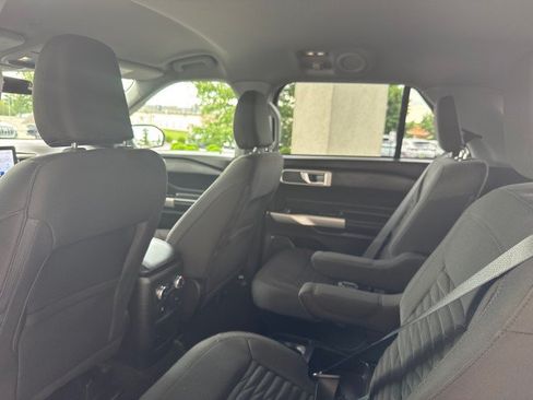 Used 2021 Ford Explorer XLT AWD/4WD image 8