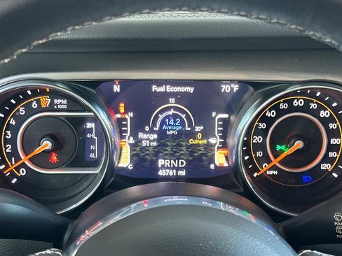 Used 2019 Jeep Wrangler Unlimited Sahara image 25