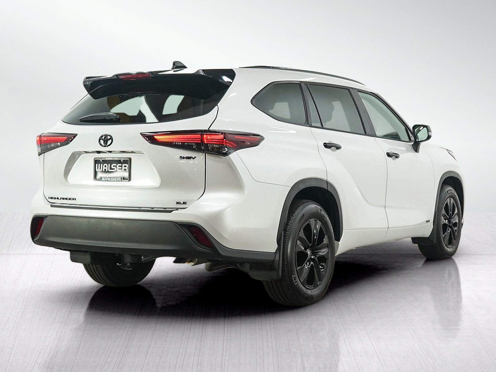 Used 2025 Toyota Highlander XLE AWD/4WD image 5
