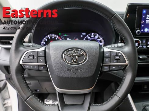 Used 2023 Toyota Highlander LE image 10