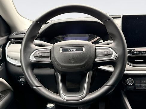 Used 2022 Jeep Compass Limited image 12