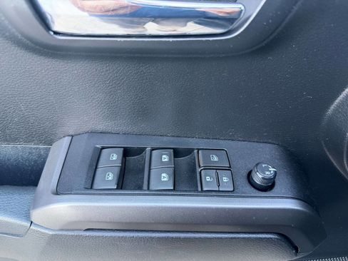 Used 2019 Toyota Tacoma TRD Sport image 39