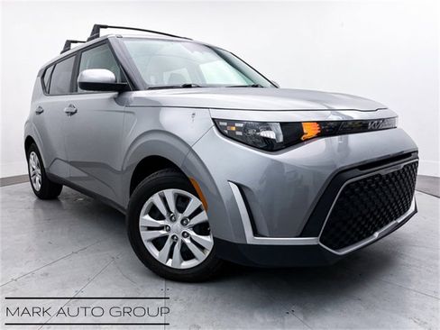 Certified 2023 Kia Soul LX image 1