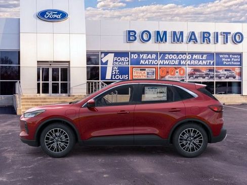 New 2025 Ford Escape SE FWD image 3