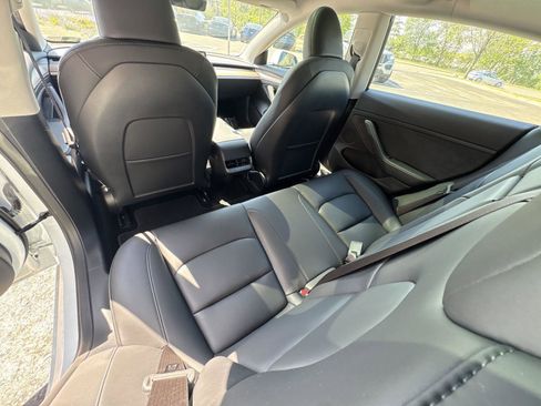 Used 2023 Tesla Model 3 Standard Range RWD image 9