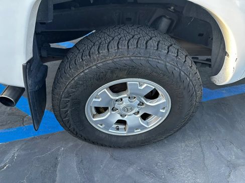 Used 2015 Toyota Tacoma PreRunner w/ SR5 Package RWD image 30
