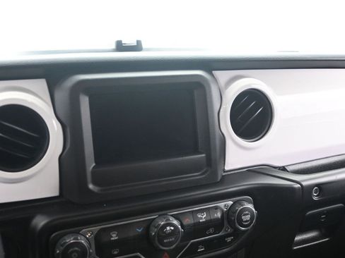 Used 2022 Jeep Wrangler Unlimited Sport w/ Xtreme Recon 35" Tire Package image 13