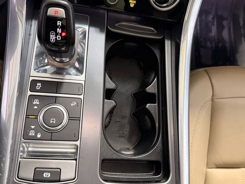 Used 2020 Land Rover Range Rover Sport SE image 35