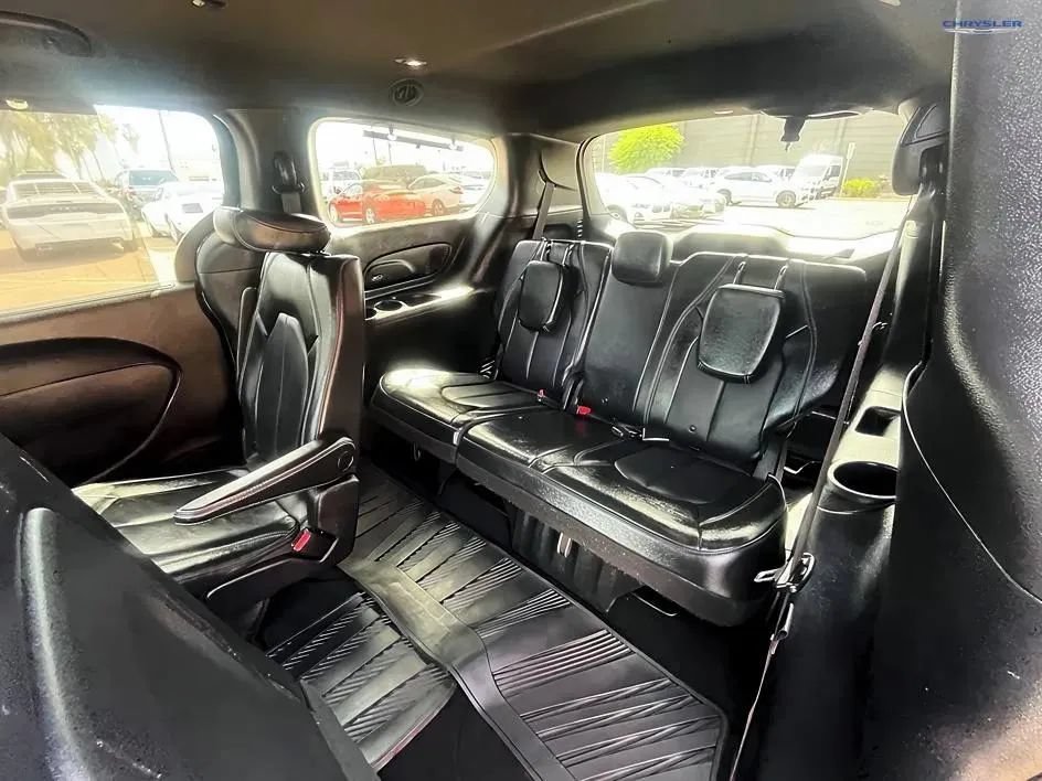 Used 2019 Chrysler Pacifica Touring-L w/ Advanced Safetytec Group FWD image 10