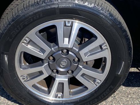 Used 2020 Toyota Tundra Platinum AWD/4WD image 29