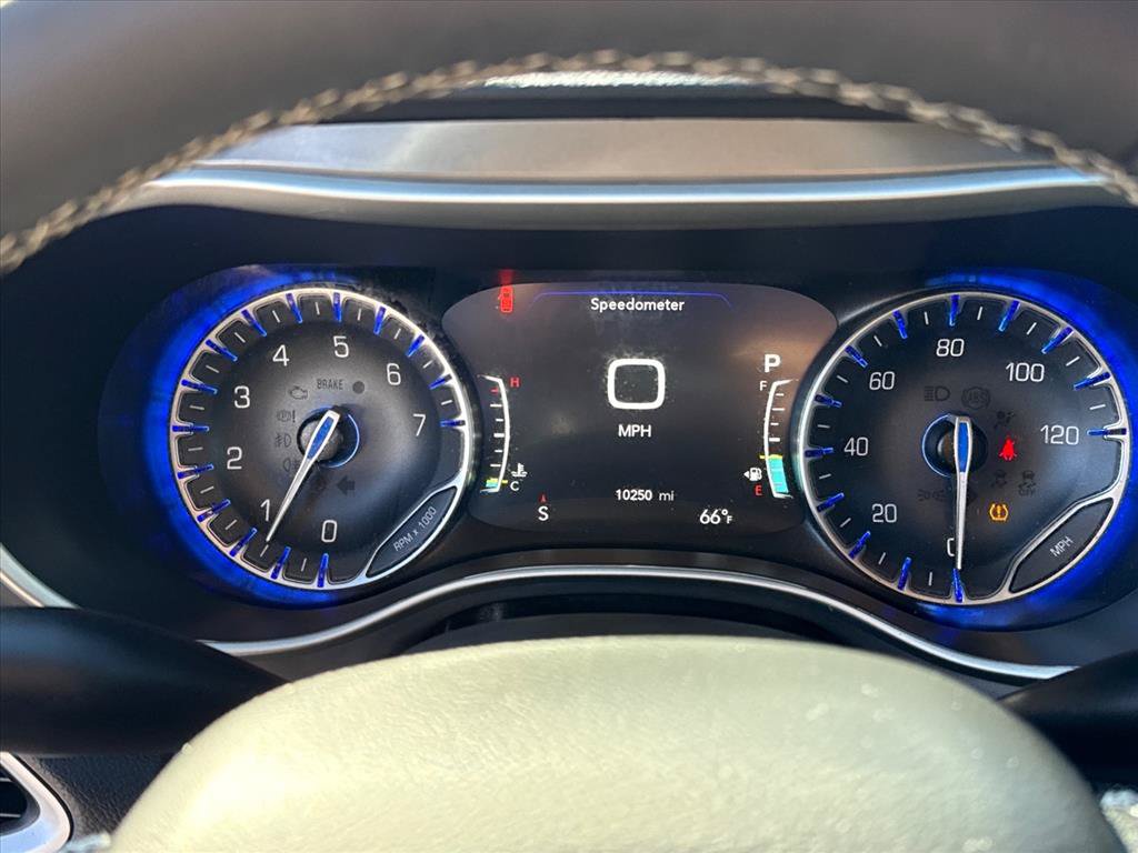 Used 2026 Chrysler Pacifica Select FWD image 19