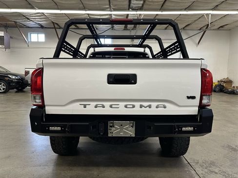 Used 2016 Toyota Tacoma TRD Off-Road w/ Towing Package image 4