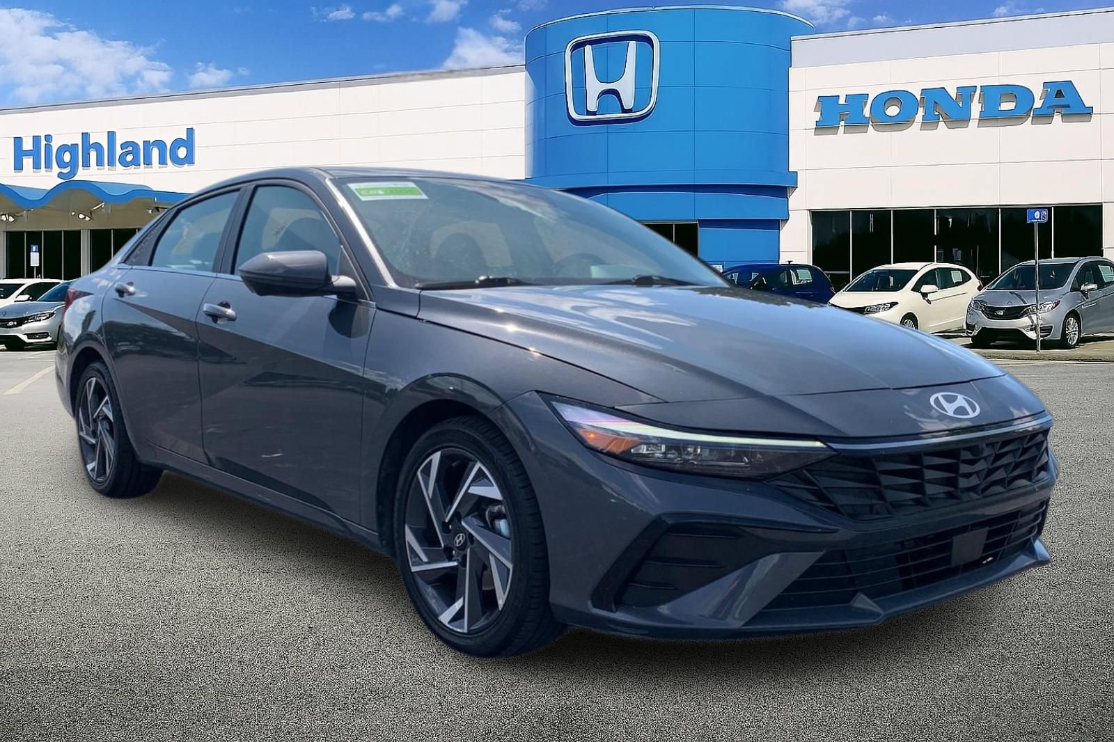 Used 2024 Hyundai Elantra Limited FWD image 7
