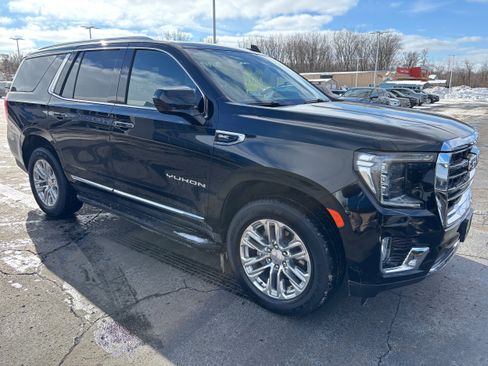 Used 2023 GMC Yukon SLT w/ Max Trailering Package AWD/4WD image 2