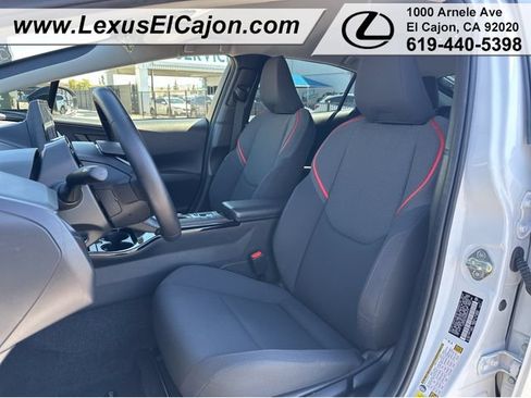 Used 2024 Toyota Prius Prime FWD image 12
