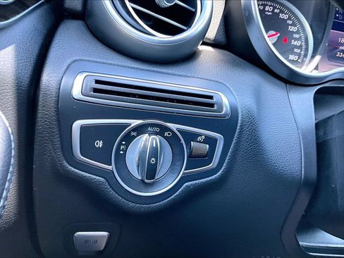 Used 2018 Mercedes-Benz C 300 4MATIC Sedan image 28