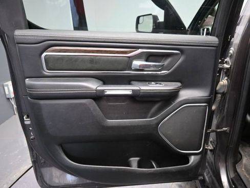 Used 2019 RAM 1500 Laramie image 36