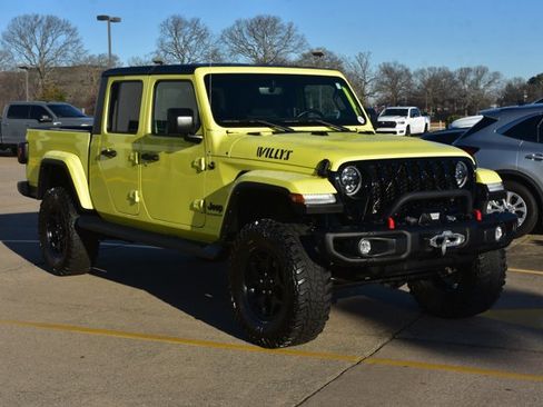Used 2023 Jeep Gladiator Willys image 3