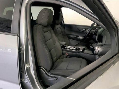 Used 2026 Chevrolet Equinox LT FWD image 7
