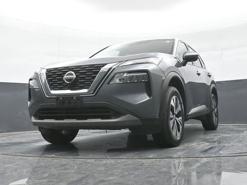 Used 2021 Nissan Rogue SV image 39