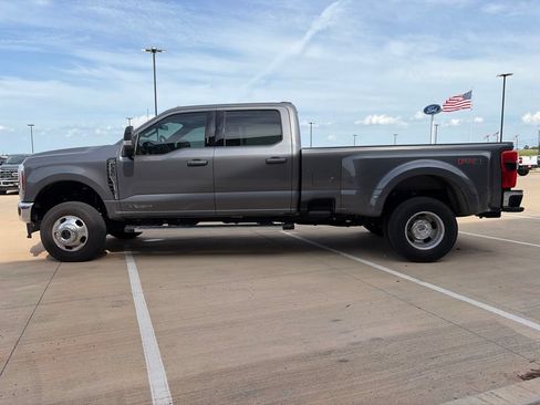 Used 2024 Ford F350 Lariat w/ FX4 Off-Road Package AWD/4WD image 6