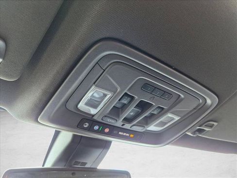 Used 2022 GMC Sierra 1500 SLT RWD image 9