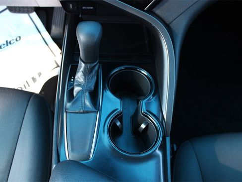 Used 2019 Toyota Camry L image 14