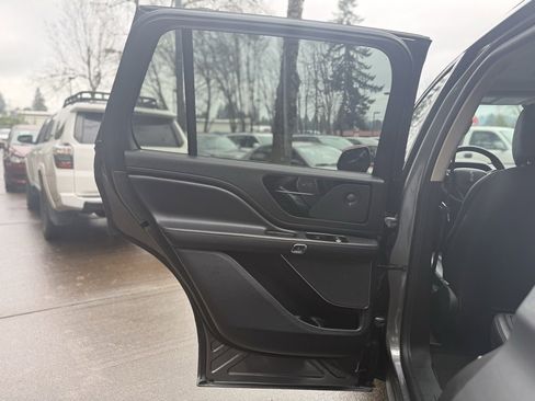Used 2023 Lincoln Aviator Reserve image 24