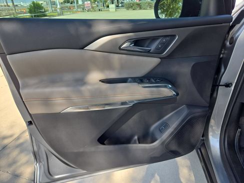 Certified 2026 Chevrolet Traverse LT w/ Driver Confidence Package FWD image 11