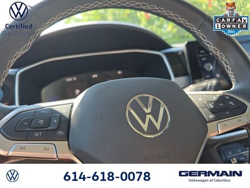 Certified 2025 Volkswagen Taos SE w/ Panoramic Sunroof Package AWD/4WD image 22
