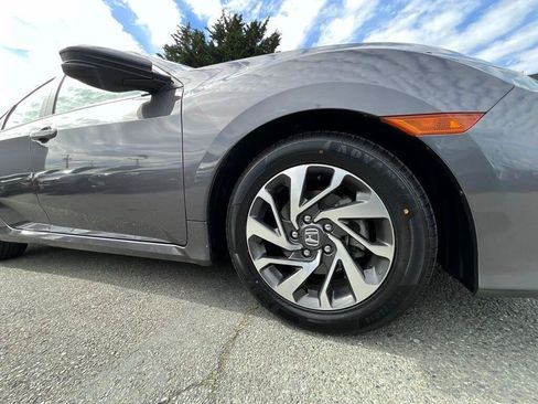 Used 2018 Honda Civic EX image 10