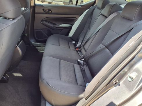 Used 2025 Nissan Altima 2.5 SV image 24