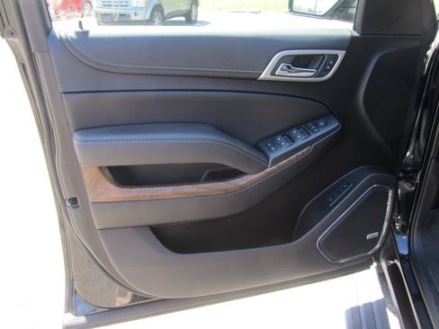 Used 2019 GMC Yukon Denali Ultimate w/ Denali Ultimate Package AWD/4WD image 18
