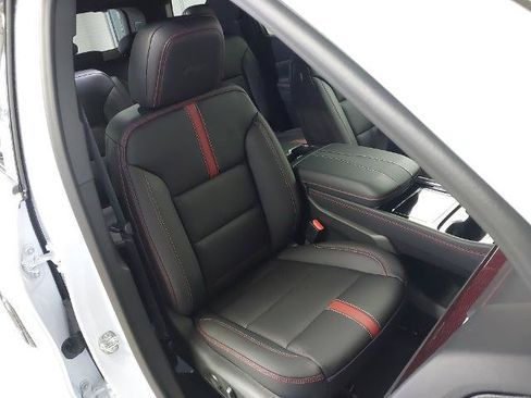 New 2026 Chevrolet Traverse RS w/ LPO, Floor Liner Package FWD image 28