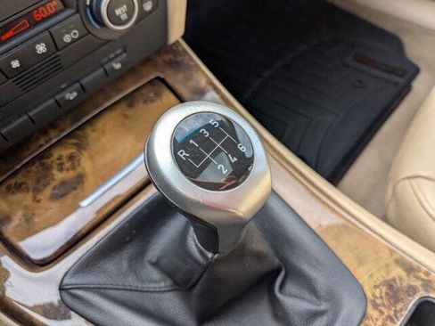 Used 2007 BMW 328xi Sedan image 25